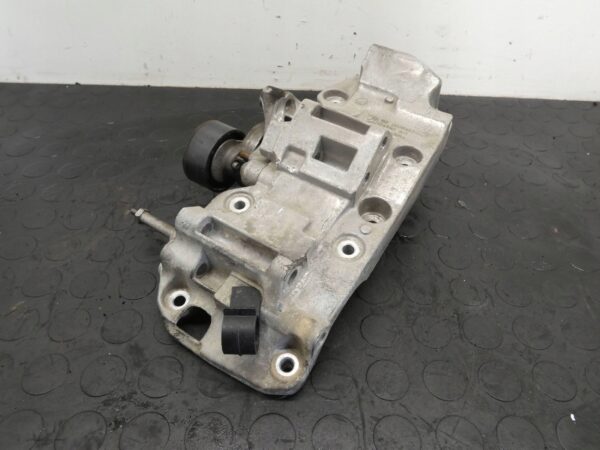 Łapa alternatora BMW 3 F30 F31 F34 4 F32 F36 3.0D X-DRIVE 8506863