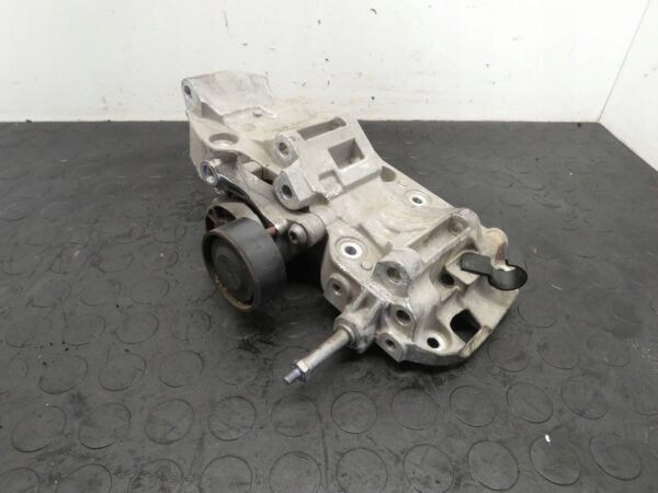 Łapa alternatora BMW 3 F30 F31 F34 4 F32 F36 3.0D X-DRIVE 8506863