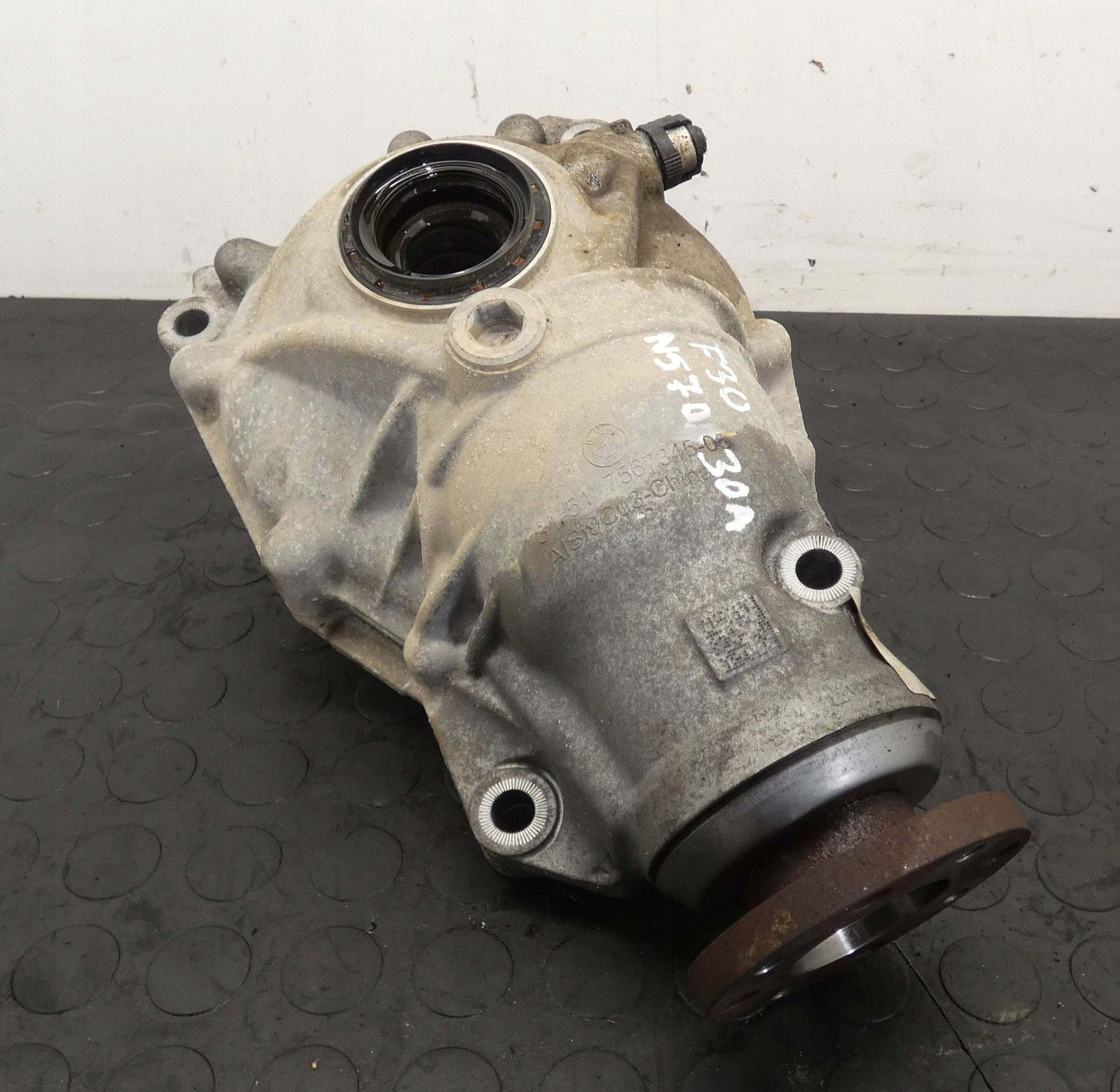 Dyferencjał przedni BMW 3 F30 F31 F34 4 F32 F36 3.0D X-DRIVE 7578157 2.56