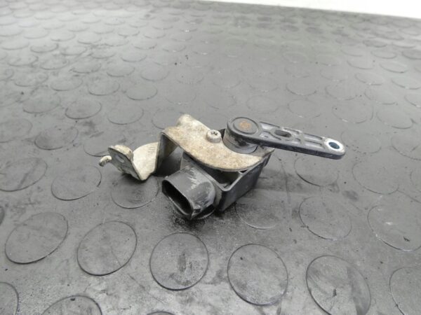 Czujnik poziomowania BMW 3 F30 F31 F34 4 F32 F36 X5 F15 X6 259160 ABE52150