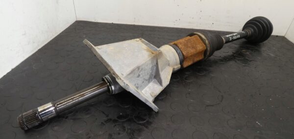 Półoś przednia PRAWA BMW 3 F30 F31 4 F32 F36 3.0D X-DRIVE 7597694 7587862