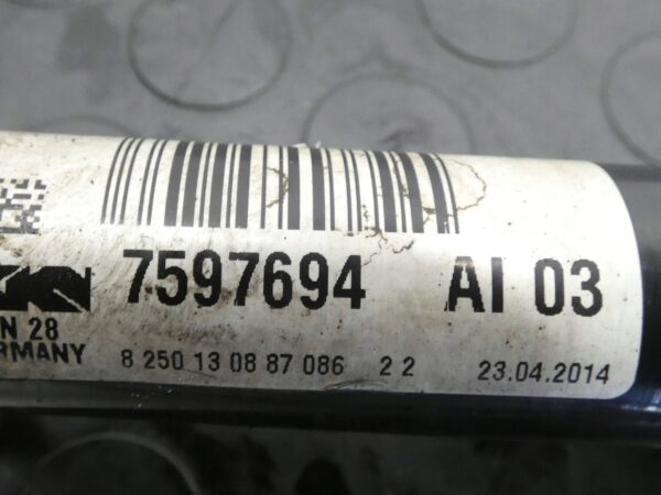 Półoś przednia PRAWA BMW 3 F30 F31 4 F32 F36 3.0D X-DRIVE 7597694 7587862