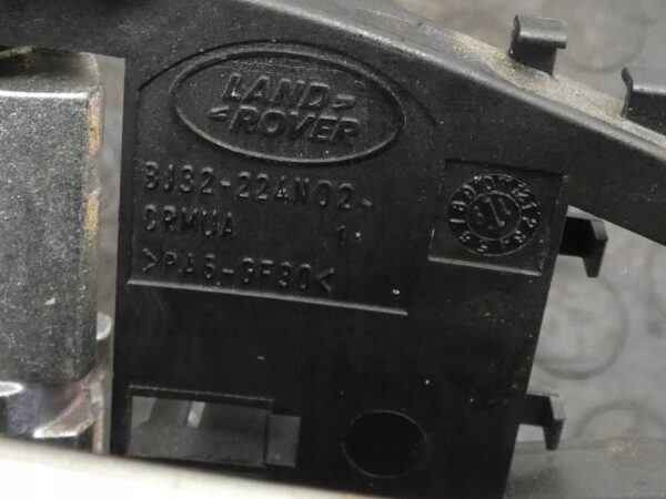 Zamek drzwi KLAMKA PP Jaguar F-Pace HK83203A28GC BJ32-224N02-CRMUA