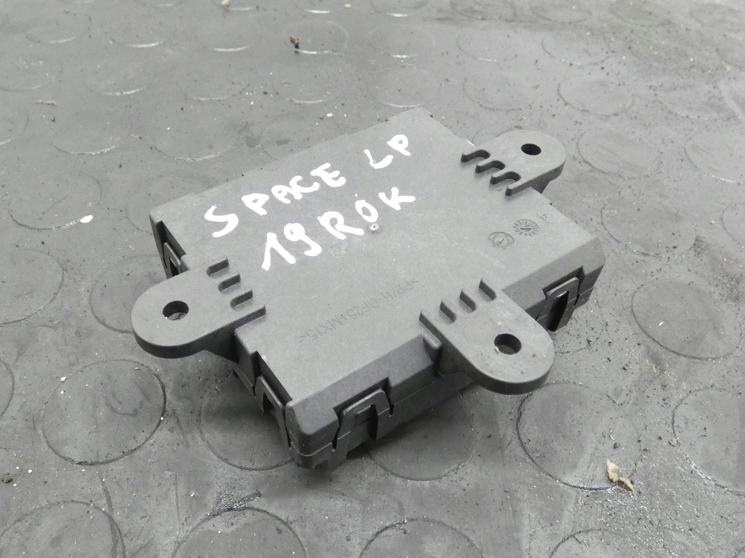 18272062075-69777595ed07f Moduł drzwi LP Jaguar F-Pace HPLA-14D618-BF