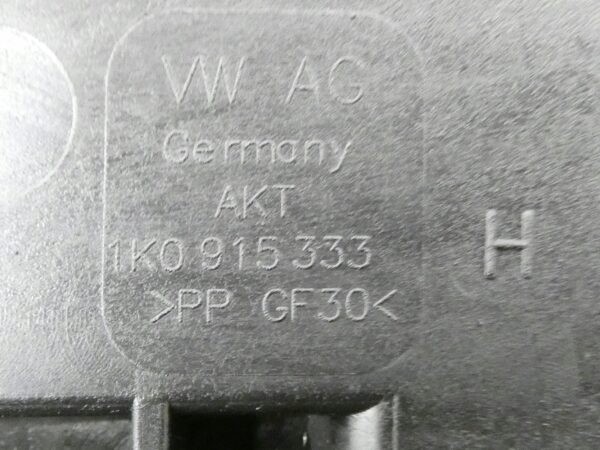 Podstawa akumulatora VW GOLF V JETTA AUDI A3 2,0 TDI 1K0915333