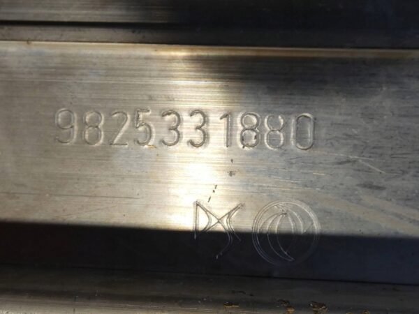 KOŁYSKA WÓZEK SANKI PRZÓD Peugeot 2008 II 9825331880