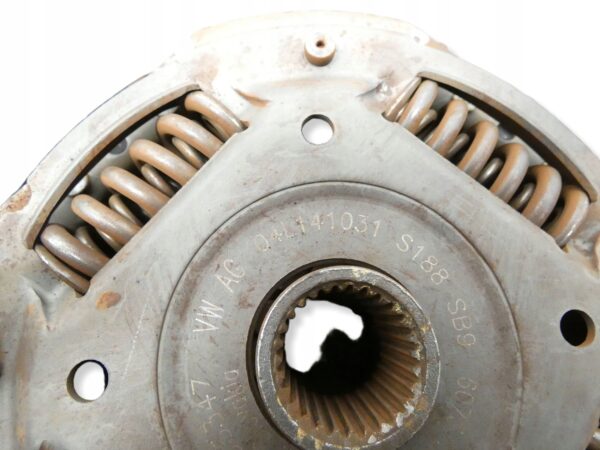 SPRZĘGŁO SZTYWNE VW GOLF VII AUDI A3 LEON OCTAVIA 1,6 TDI CLH 04L105273