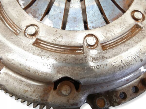 SPRZĘGŁO SZTYWNE VW GOLF VII AUDI A3 LEON OCTAVIA 1,6 TDI CLH 04L105273