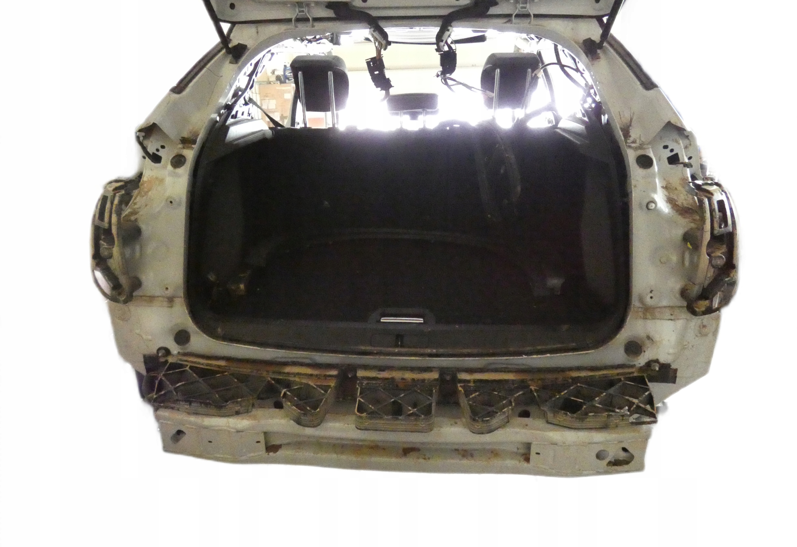 18364101343-69a1897076bea PAS TYŁ TYLNY WANNA PODŁOGA BŁOTNIKI PEUGEOT 2008 II GT