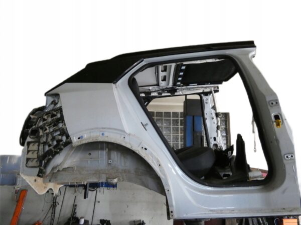 PAS TYŁ TYLNY WANNA PODŁOGA BŁOTNIKI PEUGEOT 2008 II GT