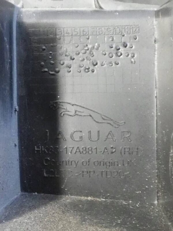Ślizg zderzaka tylnego strona prawa Jaguar F-Pace HK8317A881AD
