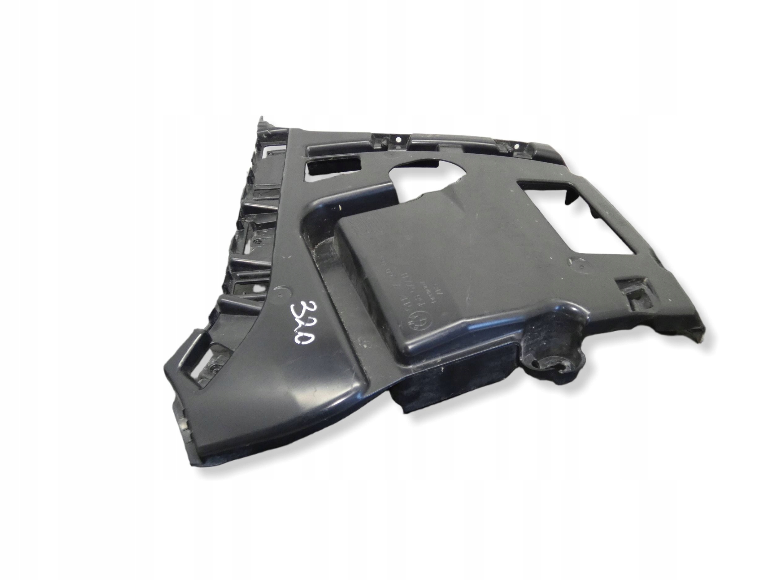 Ślizg zderzaka tylnego Tył strona prawa BMW 3 F31 7260464