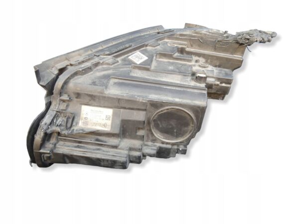 LAMPA Reflektor Przód strona prawa Mercedes-Benz E W213 A2139064004