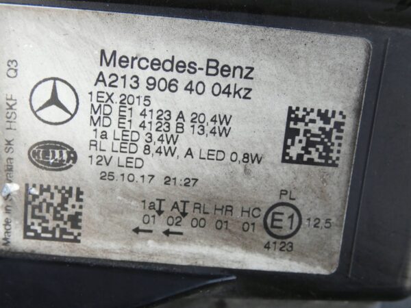 LAMPA Reflektor Przód strona prawa Mercedes-Benz E W213 A2139064004