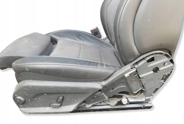 Fotel kierowcy Przód strona lewa Mercedes-Benz E W213