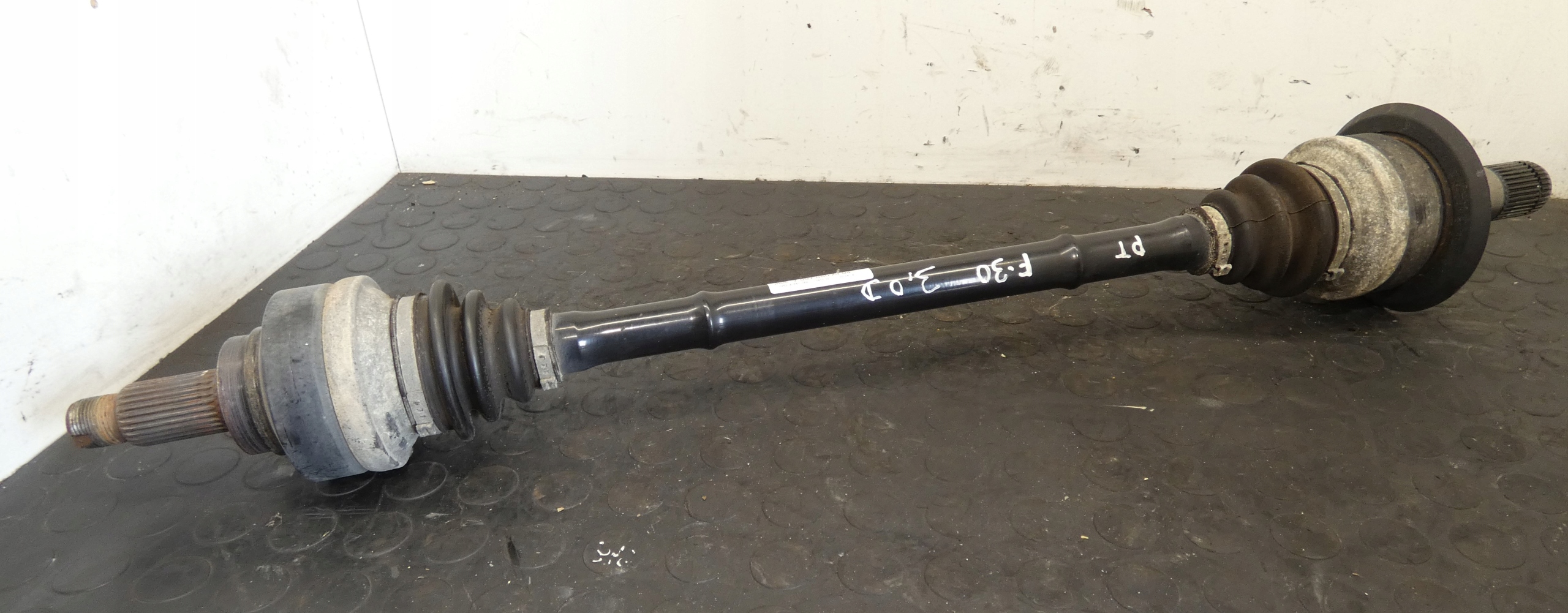 Półoś tylna Tył strona prawa BMW 3 F30 F35 F31 3.0D 7597690