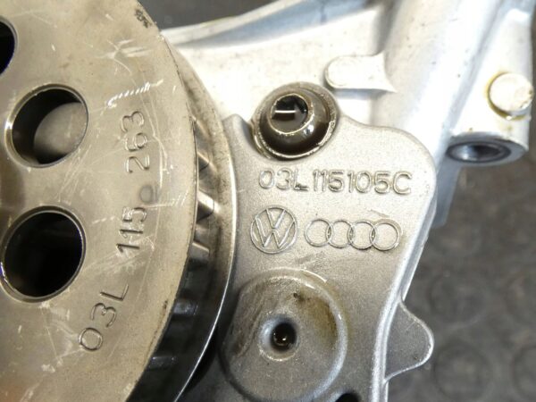 Pompa oleju VW GOLF VI TOURAN OCTAVIA 1.6 TDI 03L115105C