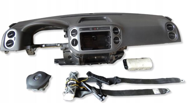 KONSOLA Deska rozdzielcza AIRBAG PODUSZKI PASY Tiguan I 5N1858295A