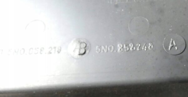 OSŁONA PRAWA Zaślapka boczna deski rozdzielczej VW Tiguan I 5N0858218B